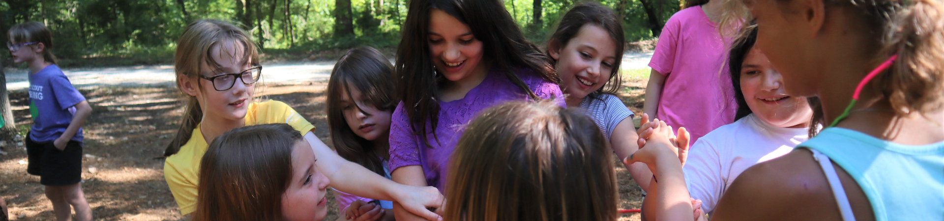  girl scouts play the game human knot 